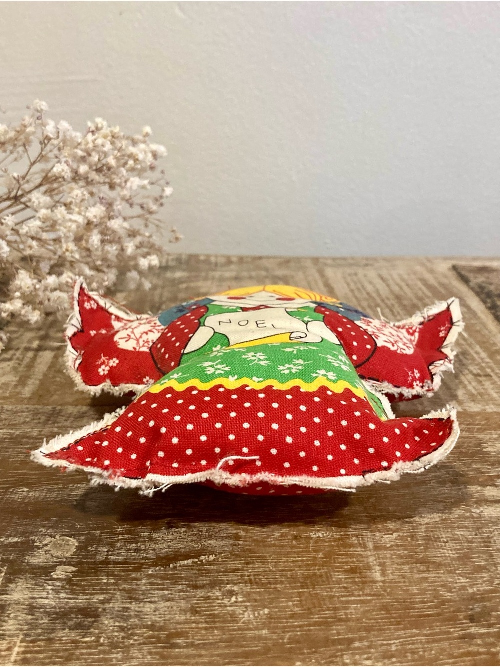 Vintage Holiday Angel Fabric Ornament - Red & Green 1980s Handmade Noel - Picture 2 of 12